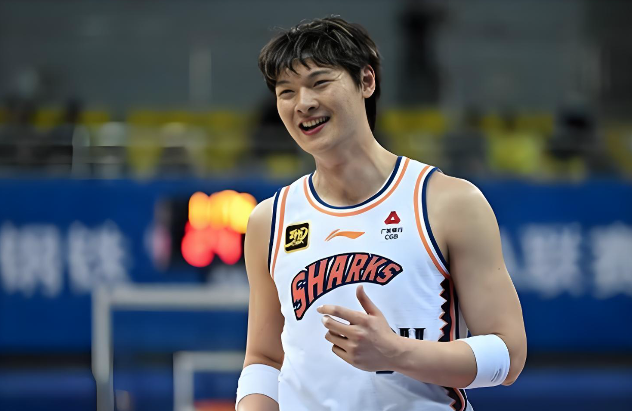 乌法115k欧元买断阿加波夫，结束租借正式加盟
