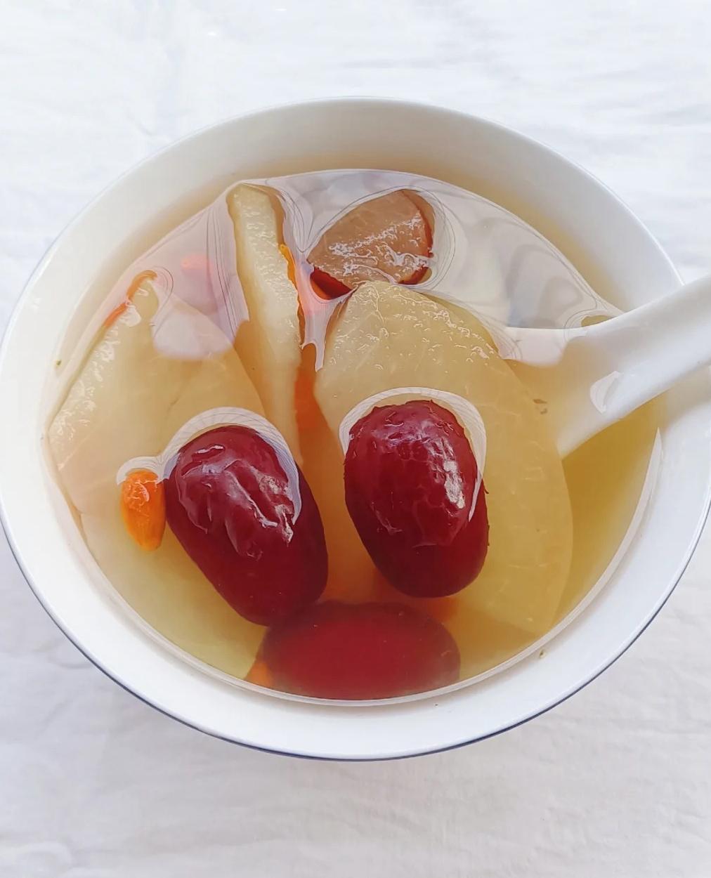 博格巴：亚马尔即使不是世界最佳也是前三，他需更专注于踢球