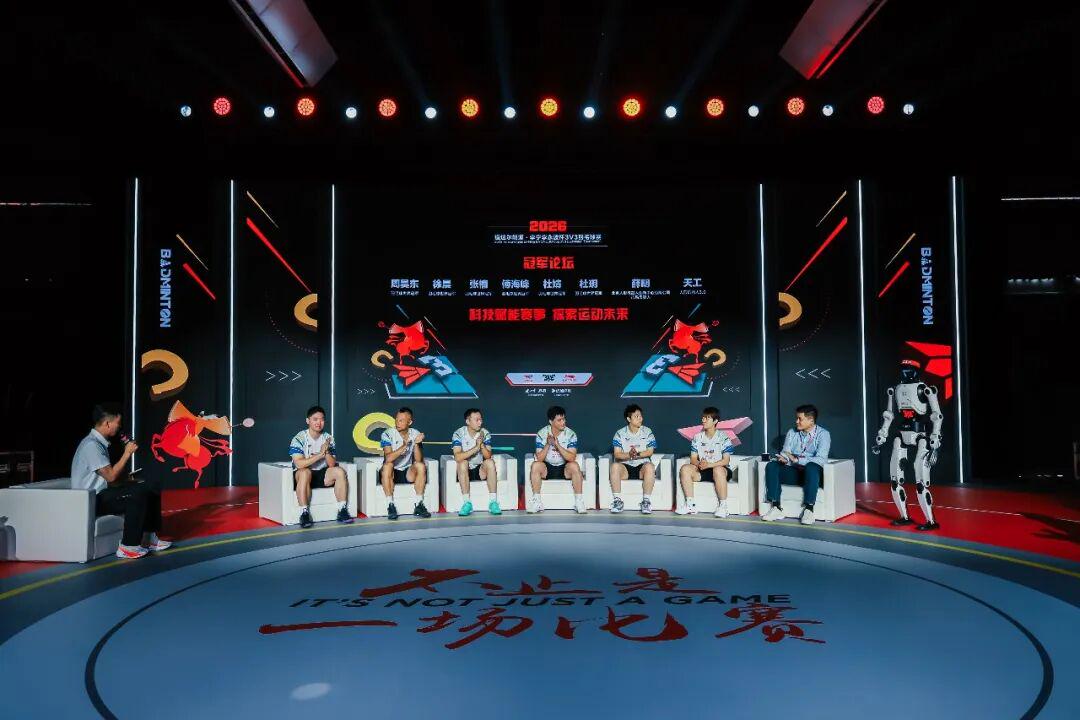 罗马诺：纽卡接近签下阿贾克斯18岁中场斯图尔，总价超2500万欧