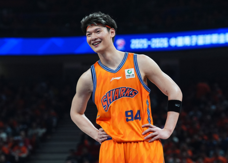 乌法115k欧元买断阿加波夫，结束租借正式加盟