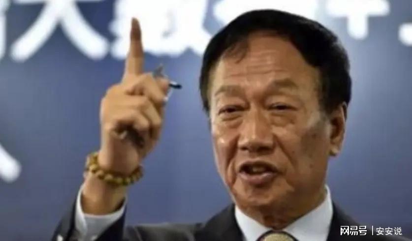 郑钦文逆转萨卡里终结连败，心态蜕变守住草地首胜