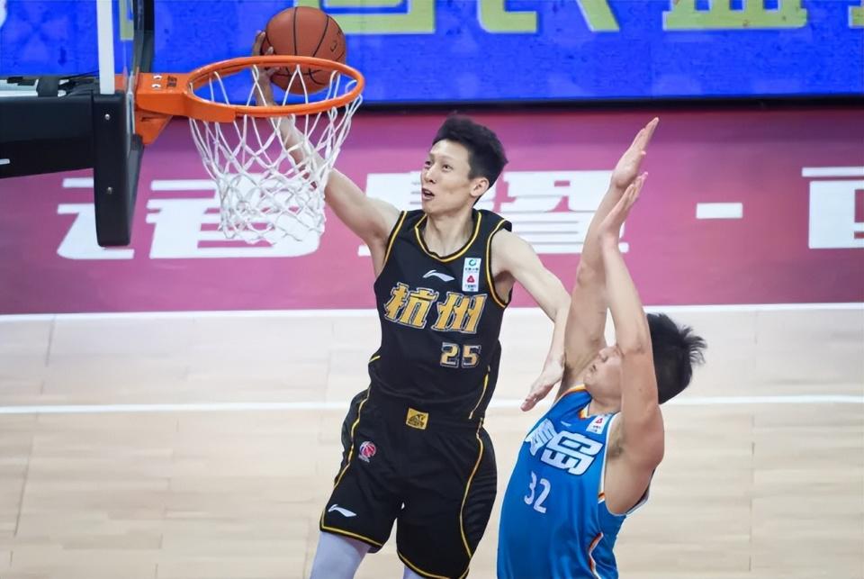 尼克斯3比1马刺，今夜冲首冠超越90年代