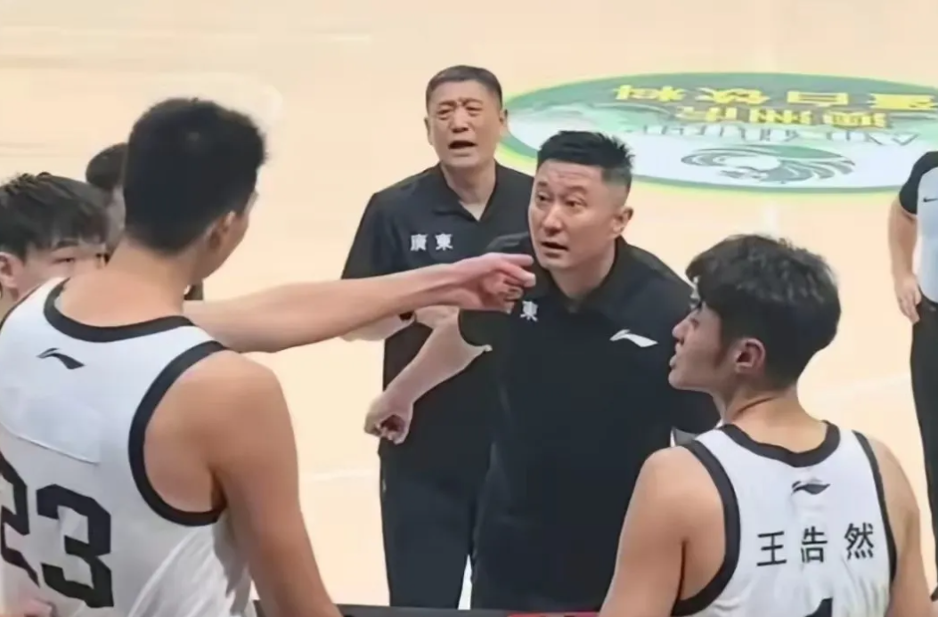 ESPN：马刺大概率留下福克斯