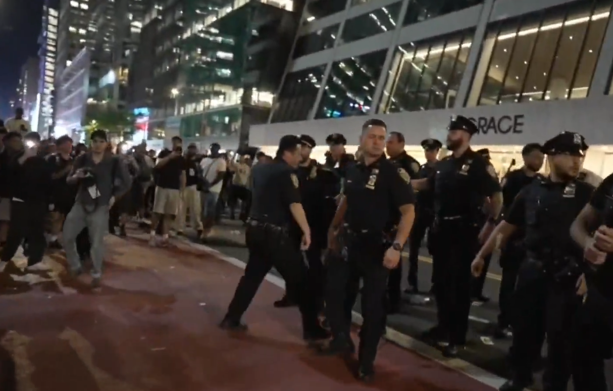 詹姆斯遭遇端午节困惑？评论区上演神对话