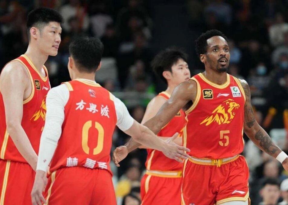湖人队传闻：八村垒续约悬而未决，引发外界对其可能被交易的猜测