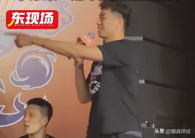 马刺1比4不敌尼克斯获得总亚军，输掉的四场比赛三要素完全相同