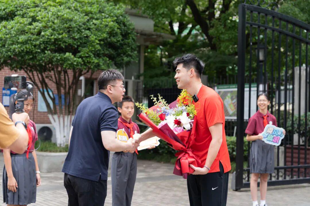 U17男篮虐委内瑞拉！张懿赵杰+2将齐爆，多人贡献，吕飞燕下替补