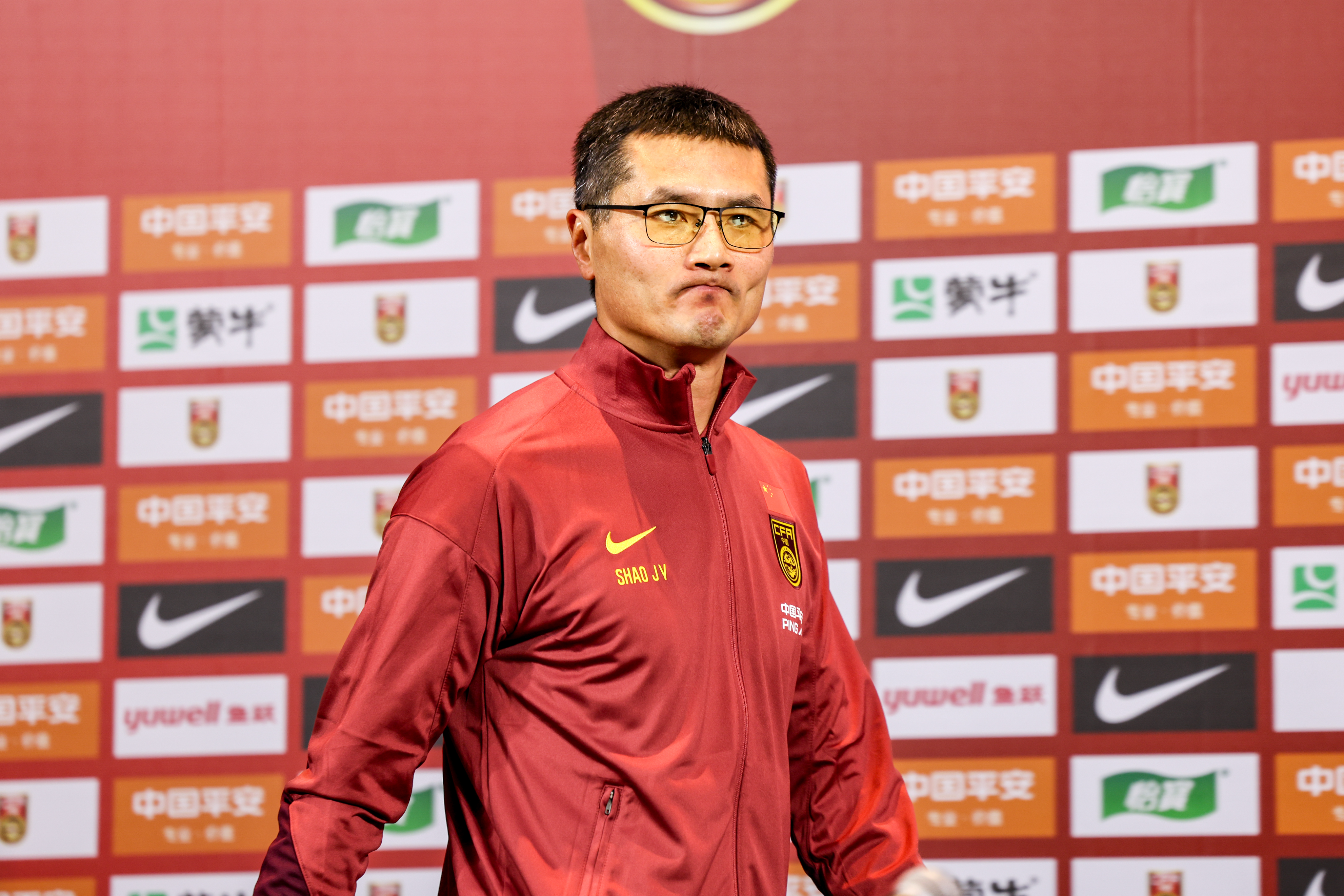 4年2.29亿，福克斯坑苦马刺！老板儿子“赶人”+搭首轮才能送走？