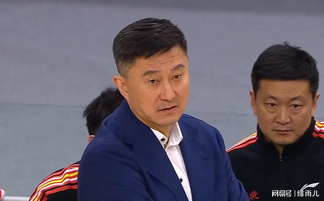 NBA总决赛G5首发出炉：双方均不变阵 马刺固执仍用福克斯首发
