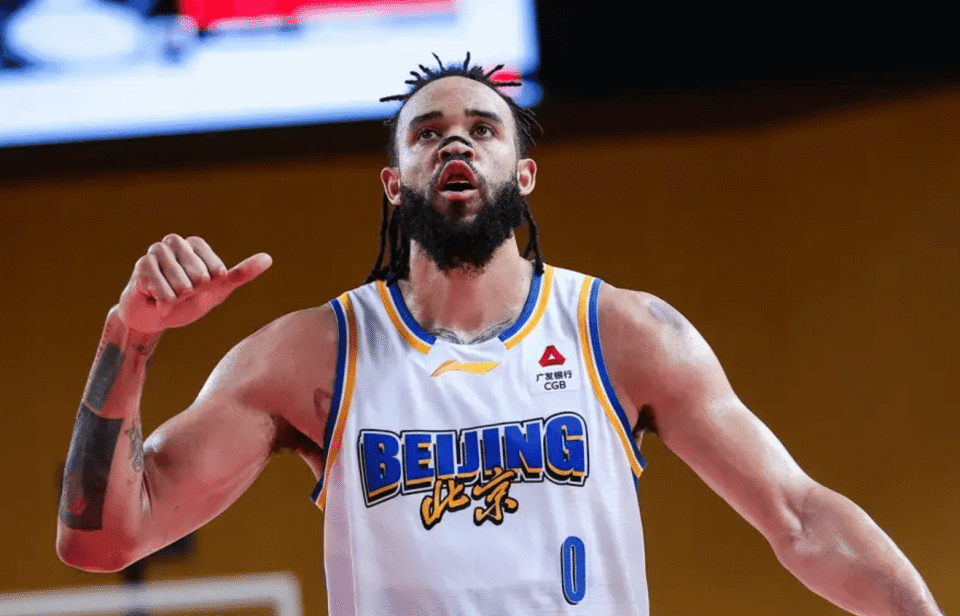 球迷吵翻！乔丹是NBA初代营销大牌，詹姆斯是迭代招牌，真相扎心