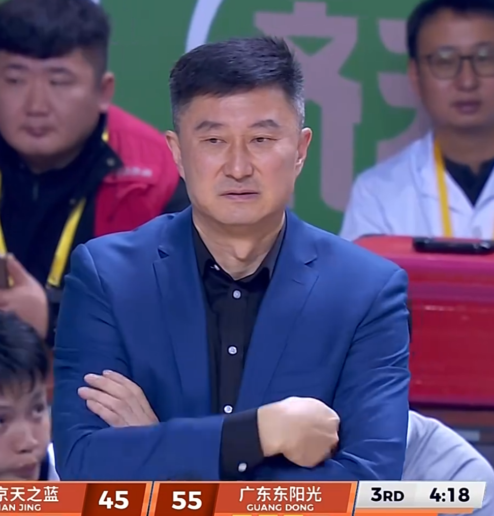 95年魔术豪取57胜，季后赛淘汰乔丹，为何却在总决赛惨遭4:0横扫