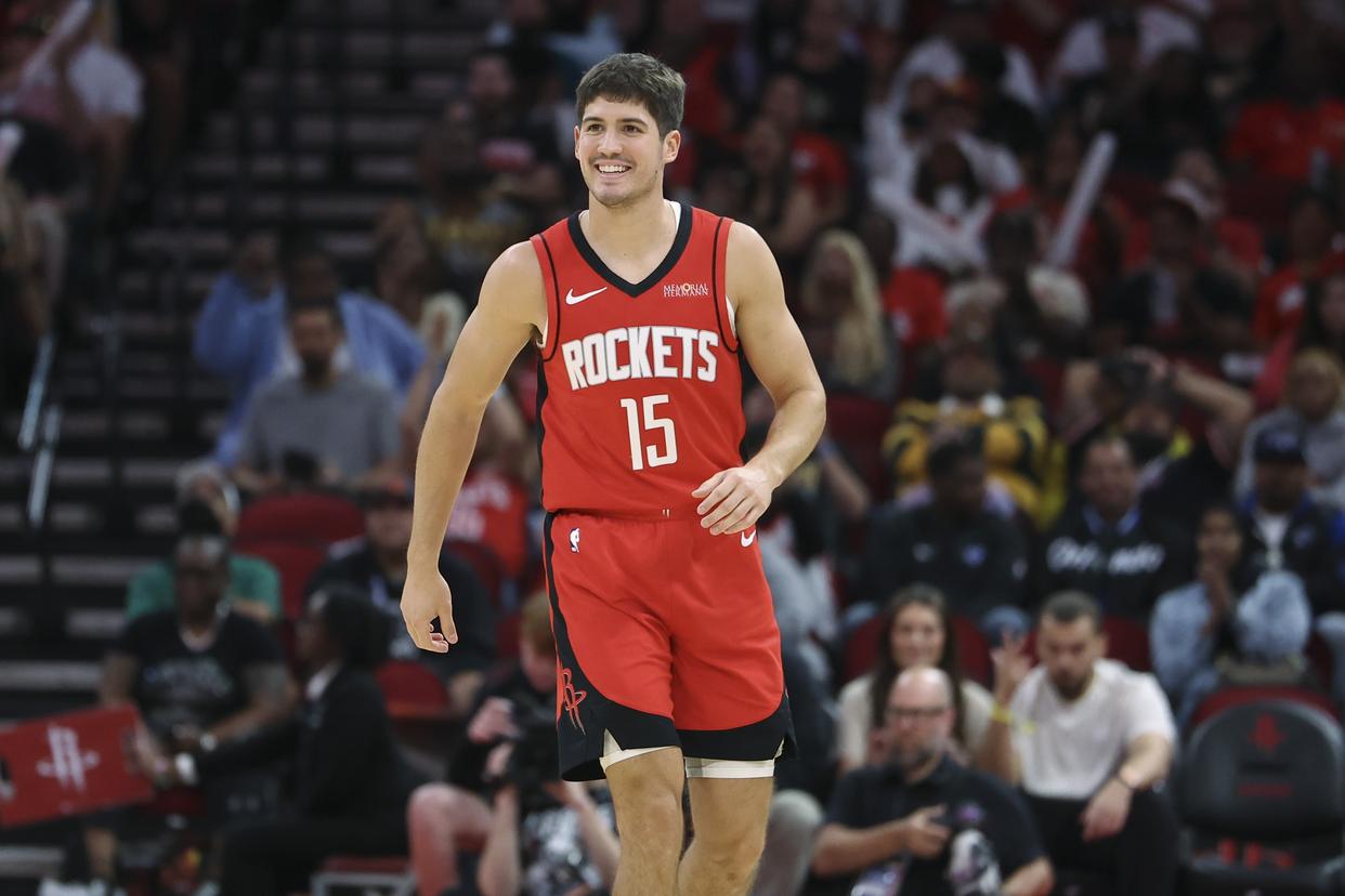pg电子-超早期NBA实力榜：马刺领跑，雷霆紧随其后