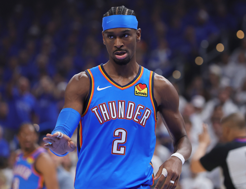 NBA球员齐聚青训营：朗多传授球商，欧文膝伤后首秀状态良好