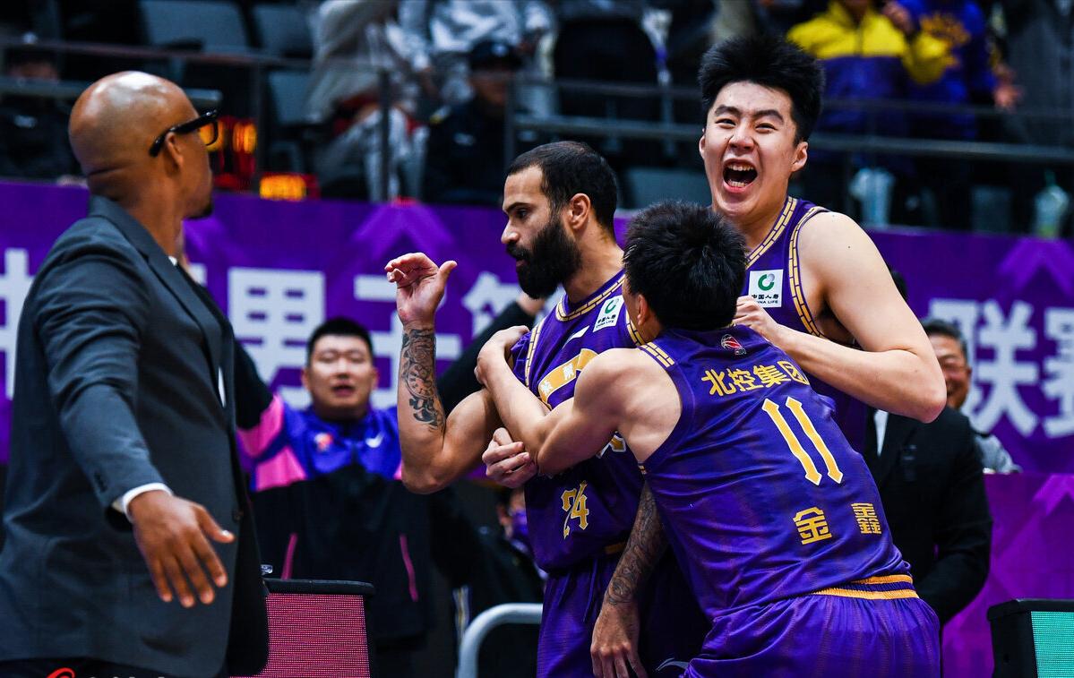 马刺vs尼克斯G5前瞻：马刺破釜沉舟，核心要素是关键时刻少犯错