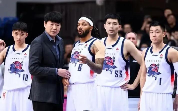 魔术首轮出局后完成换帅