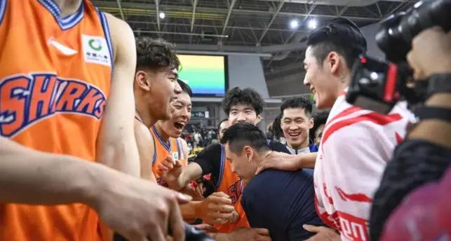 52年圆梦！尼克斯逆转夺冠，诞生2个不可思议，1个不争事实！
