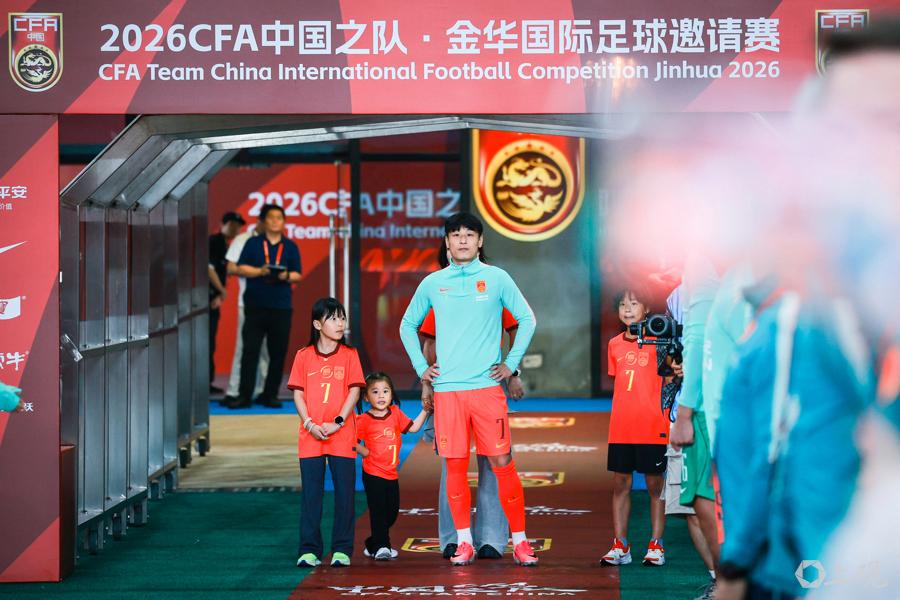 篮网开1.78亿抢里夫斯 湖人难留