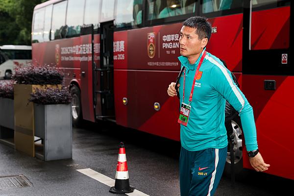 尼克斯成NBA首支赛季双冠王