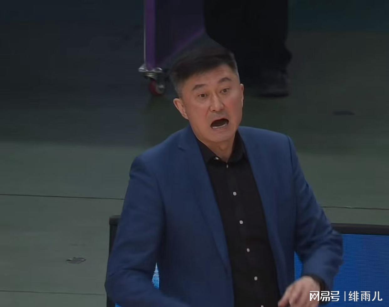 活塞有意续约全明星中锋杜伦