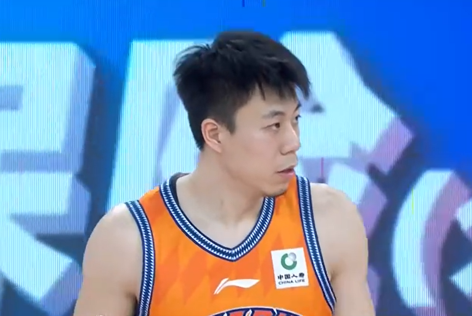突发！福克斯取关马刺，字母哥交易倒计时，快船计划追求FMVP