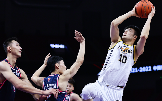 ESPN预测总决赛G5胜率：马刺56.8%占先，尼克斯43.2%