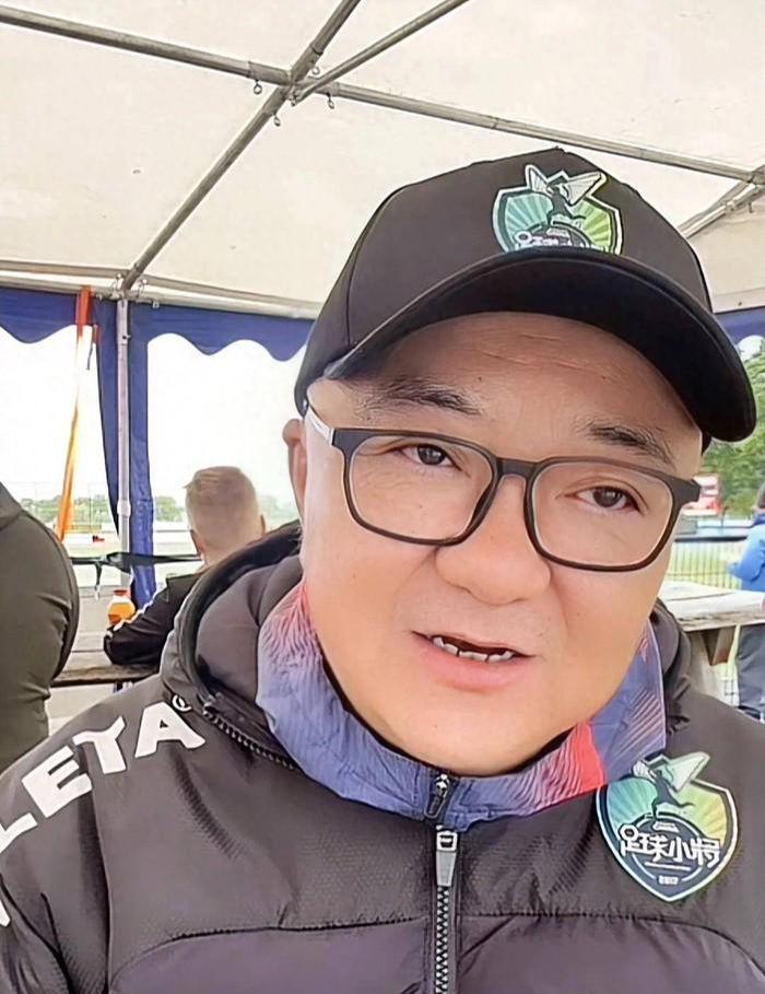 ESPN记者：湖人队内部人士暗示詹姆斯父子可能一起转投新球队